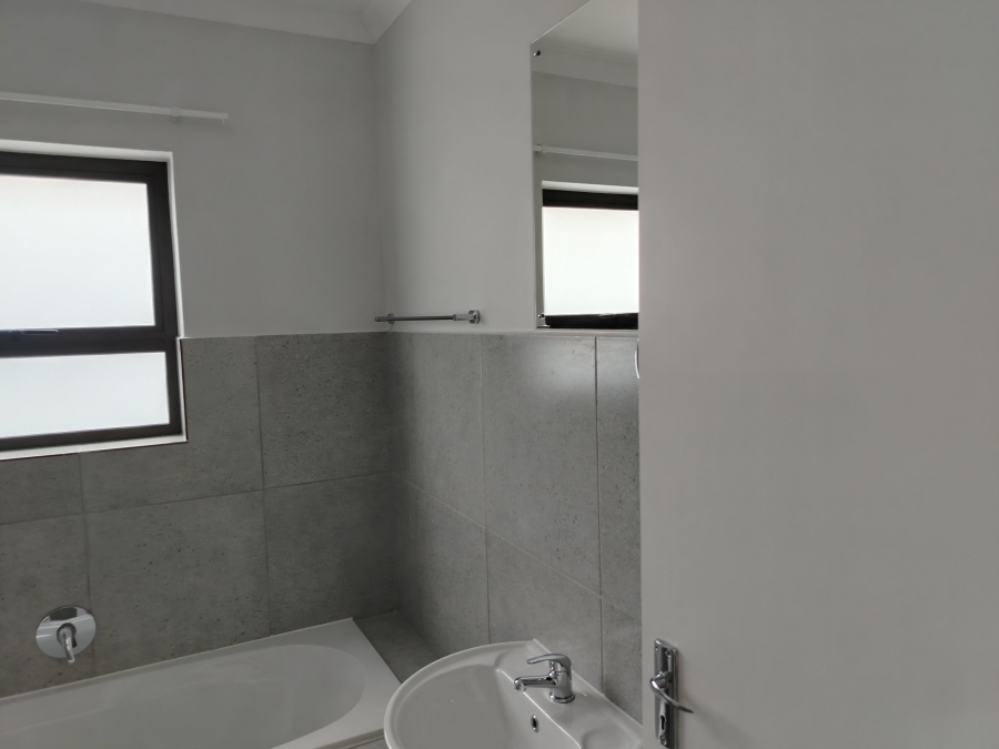 To Let 3 Bedroom Property for Rent in Stellendale Western Cape